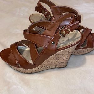 Guess wedges